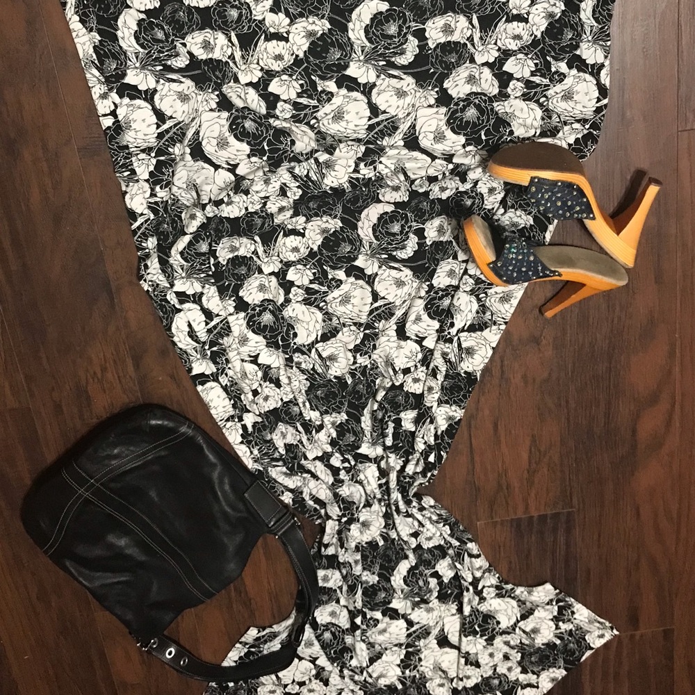 LuLaRoe Noir and Blanc Floral Maria
